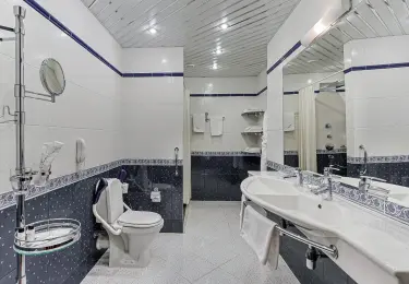 Джуниор Сюит «Классик» — 41 м² в гостинице «Альфа» Измайлово (м. Партизанская). Фото номера