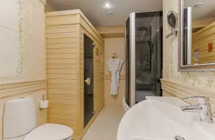 Джуниор Сюит «Престиж» — 63 м² в гостинице «Альфа» Измайлово (м. Партизанская). Фото номера