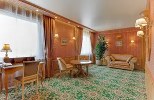 Люкс «Премиум» — 59 м² в гостинице «Альфа» Измайлово (м. Партизанская). Фото номера