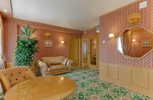 Люкс «Премиум» — 59 м² в гостинице «Альфа» Измайлово (м. Партизанская). Фото номера