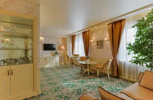 Люкс «Премиум» — 59 м² в гостинице «Альфа» Измайлово (м. Партизанская). Фото номера