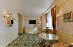 Люкс «Премиум» — 59 м² в гостинице «Альфа» Измайлово (м. Партизанская). Фото номера