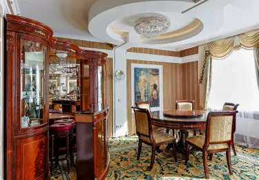 Президентский сюит — 105 м² в гостинице «Альфа» Измайлово (м. Партизанская). Фото номера