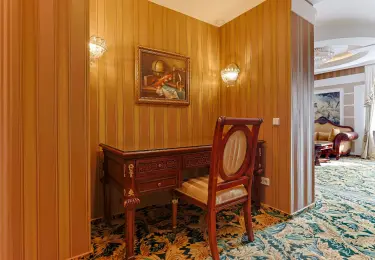 Президентский сюит — 105 м² в гостинице «Альфа» Измайлово (м. Партизанская). Фото номера