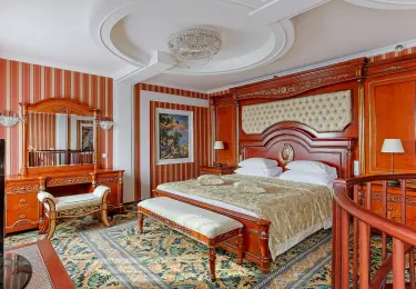 Президентский сюит — 105 м² в гостинице «Альфа» Измайлово (м. Партизанская). Фото номера