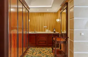 Президентский сюит — 105 м² в гостинице «Альфа» Измайлово (м. Партизанская). Фото номера