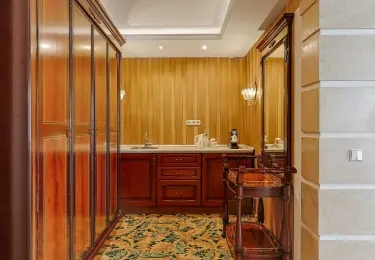 Президентский сюит — 105 м² в гостинице «Альфа» Измайлово (м. Партизанская). Фото номера