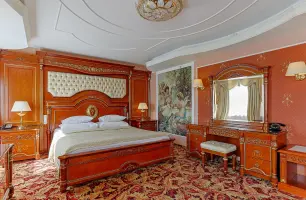 Джуниор Сюит «Престиж» — 63 м² в гостинице «Альфа» Измайлово (м. Партизанская). Фото номера
