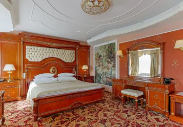 Джуниор Сюит «Престиж» — 63 м² в гостинице «Альфа» Измайлово (м. Партизанская). Фото номера