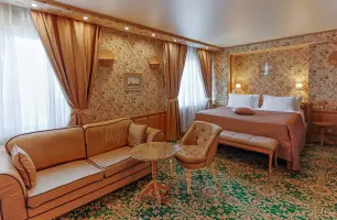 Джуниор Сюит «Делюкс» — 41 м² в гостинице «Альфа» Измайлово (м. Партизанская). Фото номера