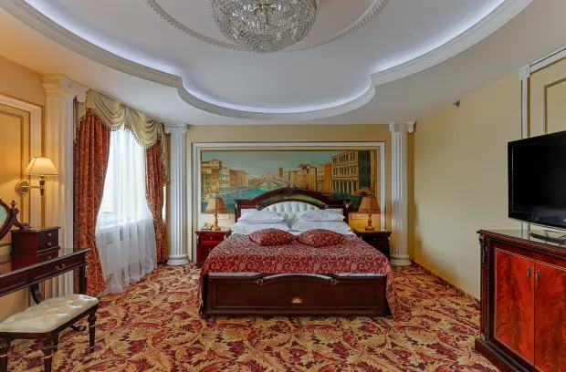 Джуниор Сюит «Классик» — 41 м² в гостинице «Альфа» Измайлово (м. Партизанская). Фото номера