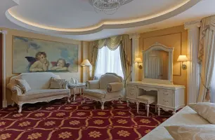 Джуниор Сюит «Классик» — 41 м² в гостинице «Альфа» Измайлово (м. Партизанская). Фото номера